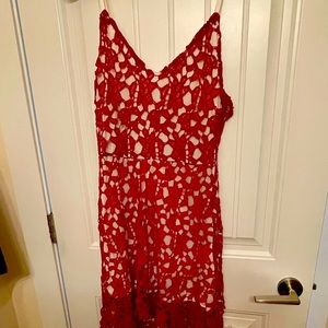 Lace dress w/white underlay